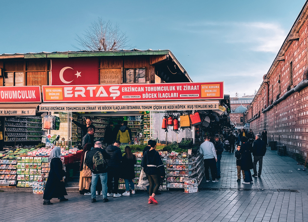 Market with people