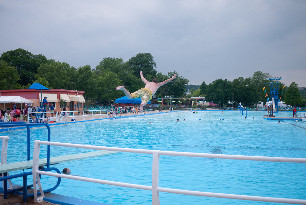 Man bellyflops off diving board - Lumix GF1