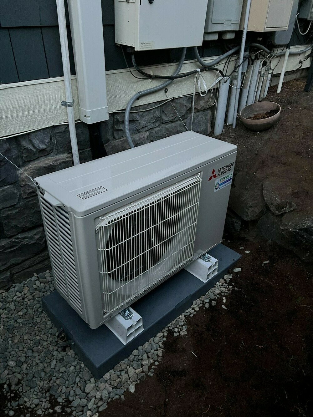 Mitsubishi heat pump mini split outdoor unit 