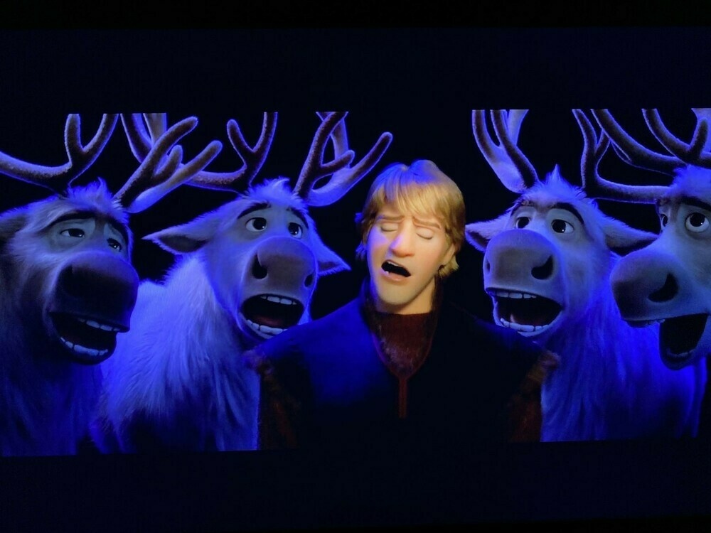 Kristof and the singing reindeer. Screenshot. 