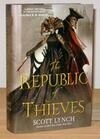 Cover for The Republic of Thieves (Gentleman Bastard, #3)